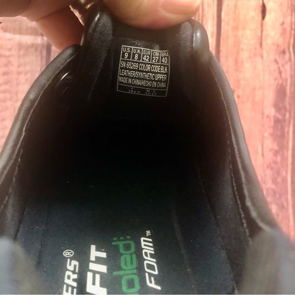 Men’s size 9 Sketchers - Picture 6 of 6